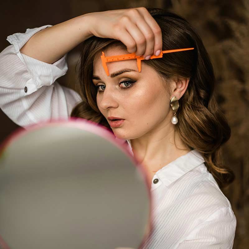 Depilación de cejas y labio superior